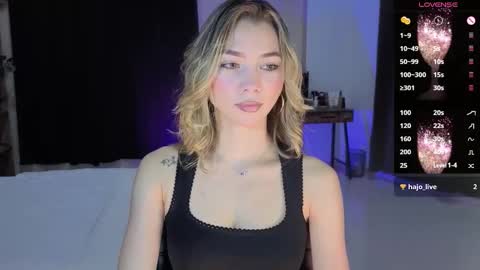 Snapshot of amelieaxie chatting on 01.10.26 Isabella online show from 01.10.26