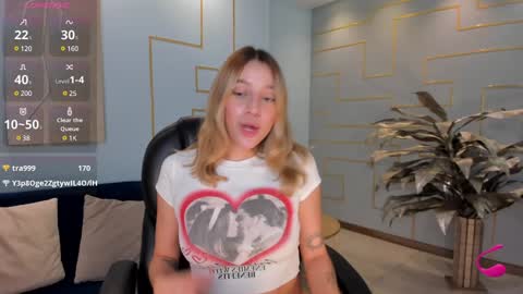 Snapshot of ameliegraham chatting on 12.27.24 Amelie Graham online show from 12.27.24