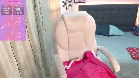 Snapshot of amelierose1 chatting on 11.01.25 Amelie online show from 11.01.25