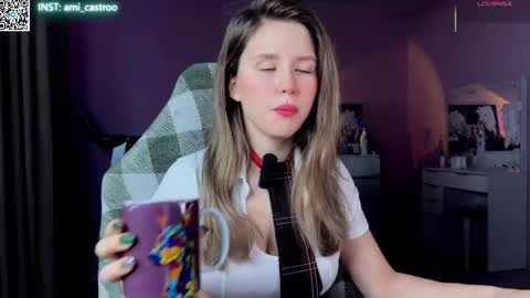 Snapshot of ameliia_castro chatting on 12.02.25 Ameliia castro online show from 12.02.25