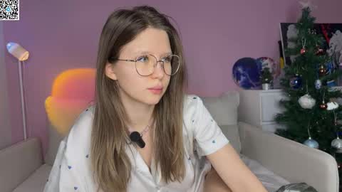 Snapshot of ameliia_castro chatting on 12.21.25 Ameliia castro online show from 12.21.25