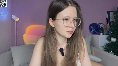 Snapshot of ameliia_castro chatting on 12.22.25 Ameliia castro online show from 12.22.25