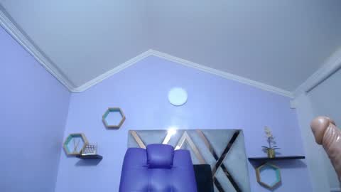 Snapshot of amell_thomson chatting on 12.27.24 Amell Thomson online show from 12.27.24