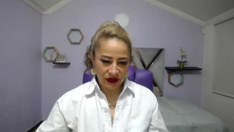 Snapshot of amell_thomson chatting on 12.30.24 Amell Thomson online show from 12.30.24