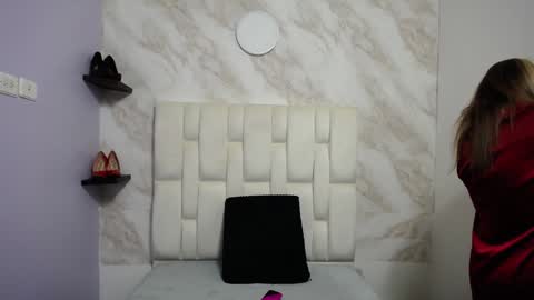 Snapshot of amell_thomson chatting on 01.09.25 Amell Thomson online show from 01.09.25