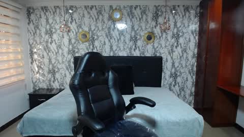 Snapshot of amell_thomson chatting on 01.16.25 Amell Thomson online show from 01.16.25