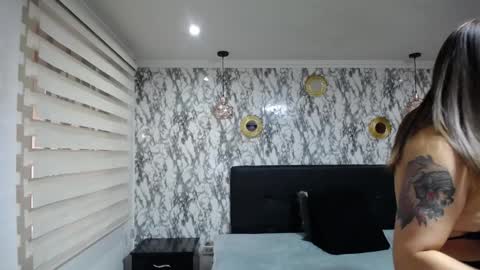 Snapshot of amell_thomson chatting on 01.23.25 Amell Thomson online show from 01.23.25