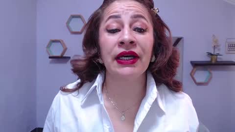 Snapshot of amell_thomson chatting on 09.09.25 Amell Thomson online show from 09.09.25