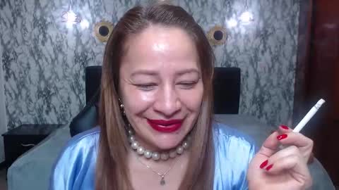 Snapshot of amell_thomson chatting on 10.09.25 Amell Thomson online show from 10.09.25