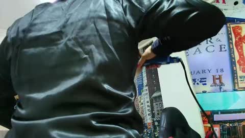 Snapshot of amell_thomson chatting on 10.23.25 Amell Thomson online show from 10.23.25