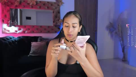 Snapshot of amelyamann chatting on 06.05.26 online show from 06.05.26