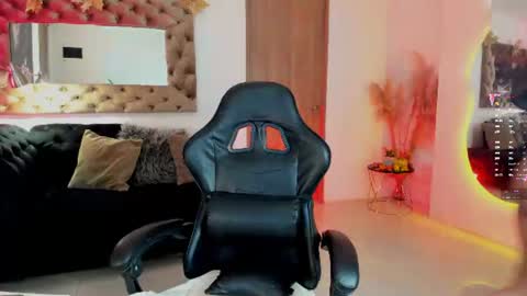Snapshot of amelyamann chatting on 07.24.26 online show from 07.24.26