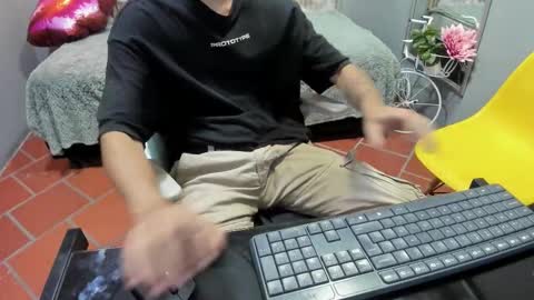 Snapshot of amethystshadow chatting on 10.13.25 amethystshadow online show from 10.13.25