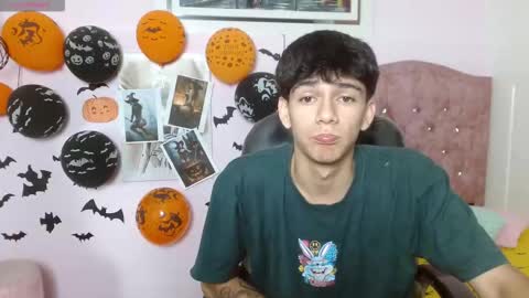 Snapshot of amethystshadow chatting on 10.19.25 amethystshadow online show from 10.19.25