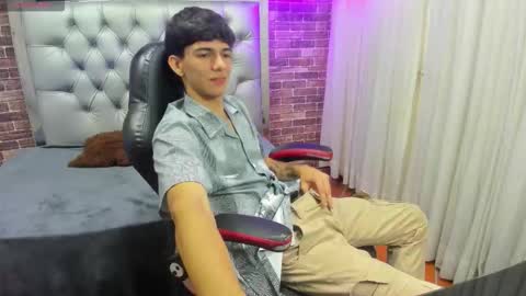 Snapshot of amethystshadow chatting on 10.20.25 amethystshadow online show from 10.20.25