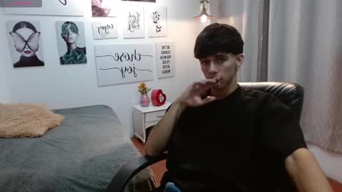 Snapshot of amethystshadow chatting on 10.24.25 amethystshadow online show from 10.24.25