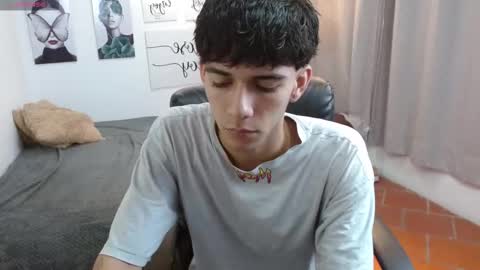 Snapshot of amethystshadow chatting on 10.25.25 amethystshadow online show from 10.25.25