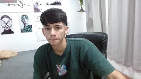 Snapshot of amethystshadow chatting on 10.29.25 amethystshadow online show from 10.29.25