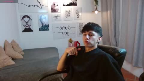 Snapshot of amethystshadow chatting on 11.01.25 amethystshadow online show from 11.01.25