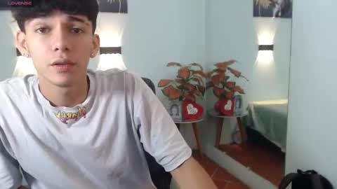 Snapshot of amethystshadow chatting on 11.08.25 amethystshadow online show from 11.08.25