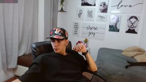 Snapshot of amethystshadow chatting on 11.09.25 amethystshadow online show from 11.09.25