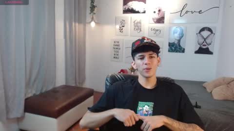 Snapshot of amethystshadow chatting on 11.11.25 amethystshadow online show from 11.11.25