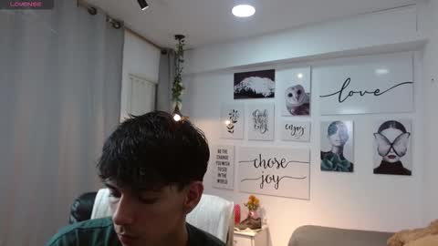 Snapshot of amethystshadow chatting on 11.15.25 amethystshadow online show from 11.15.25