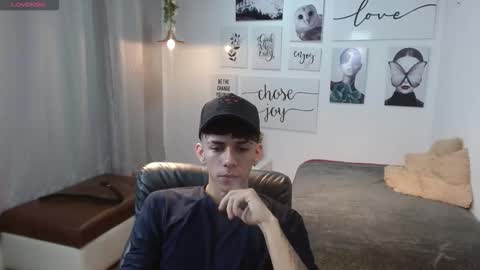 Snapshot of amethystshadow chatting on 11.20.25 amethystshadow online show from 11.20.25