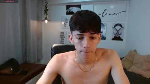 Snapshot of amethystshadow chatting on 11.25.25 amethystshadow online show from 11.25.25