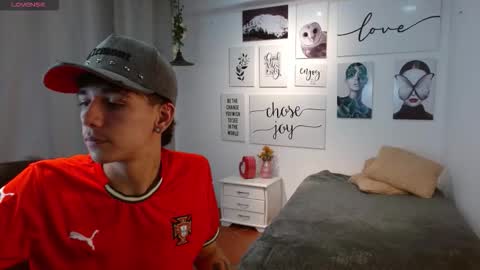 Snapshot of amethystshadow chatting on 12.02.25 amethystshadow online show from 12.02.25