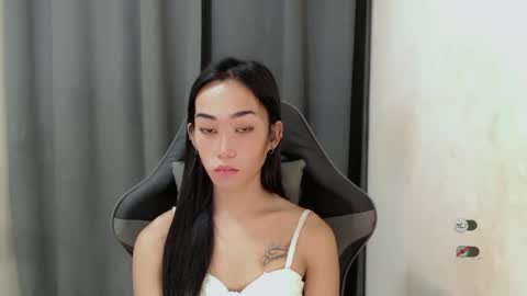 Snapshot of ami_lewis chatting on 12.27.24 JOANNA online show from 12.27.24