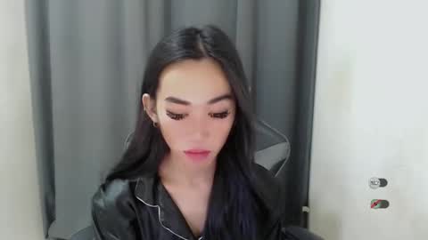 Snapshot of ami_lewis chatting on 03.02.25 JOANNA online show from 03.02.25