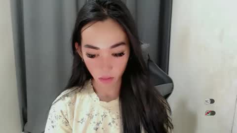 Snapshot of ami_lewis chatting on 03.03.25 JOANNA online show from 03.03.25