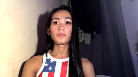 Snapshot of ami_lewis chatting on 03.11.25 JOANNA online show from 03.11.25