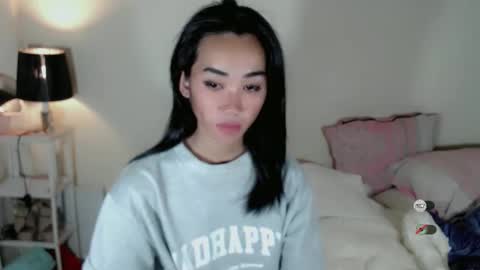 Snapshot of ami_lewis chatting on 09.29.25 JOANNA online show from 09.29.25