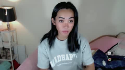 Snapshot of ami_lewis chatting on 09.29.25 JOANNA online show from 09.29.25