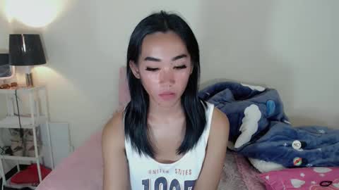 Snapshot of ami_lewis chatting on 10.13.25 JOANNA online show from 10.13.25