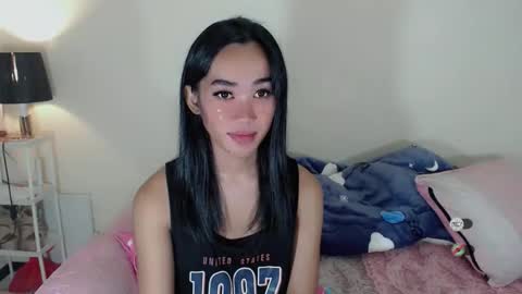 Snapshot of ami_lewis chatting on 10.14.25 JOANNA online show from 10.14.25