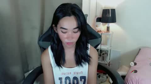 Snapshot of ami_lewis chatting on 10.19.25 JOANNA online show from 10.19.25