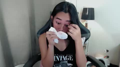 Snapshot of ami_lewis chatting on 10.26.25 JOANNA online show from 10.26.25