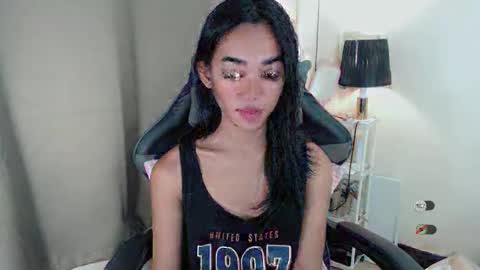 Snapshot of ami_lewis chatting on 11.16.25 JOANNA online show from 11.16.25