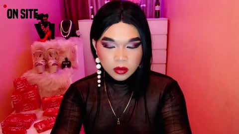 Snapshot of amiadoll chatting on 12.12.24 Queen Mireska online show from 12.12.24