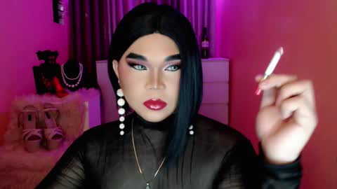 Snapshot of amiadoll chatting on 01.05.25 Queen Mireska online show from 01.05.25