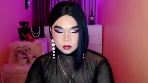 Snapshot of amiadoll chatting on 01.06.25 Queen Mireska online show from 01.06.25