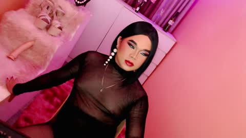 Snapshot of amiadoll chatting on 01.15.25 Queen Mireska online show from 01.15.25