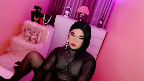 Snapshot of amiadoll chatting on 01.16.25 Queen Mireska online show from 01.16.25