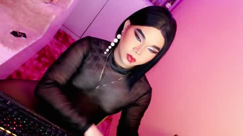 Snapshot of amiadoll chatting on 01.21.25 Queen Mireska online show from 01.21.25