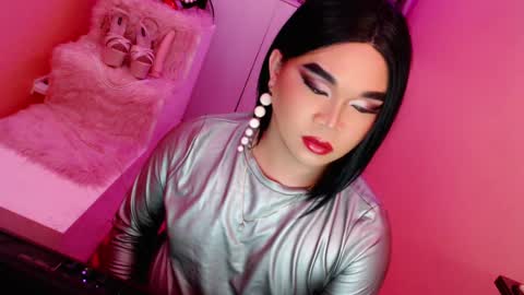 Snapshot of amiadoll chatting on 01.21.25 Queen Mireska online show from 01.21.25