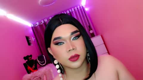 Snapshot of amiadoll chatting on 02.05.25 Queen Mireska online show from 02.05.25