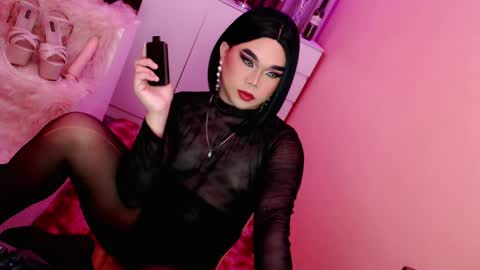 Snapshot of amiadoll chatting on 02.07.25 Queen Mireska online show from 02.07.25